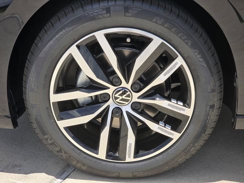 New 2026 Volkswagen Jetta SE FWD image 9
