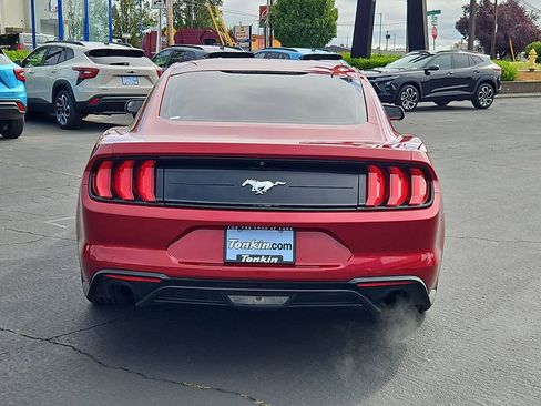 Used 2018 Ford Mustang Coupe RWD image 5