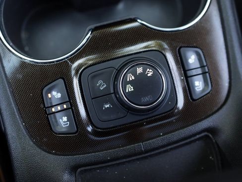 Used 2023 GMC Acadia AT4 w/ GMC Pro Grade Package image 19