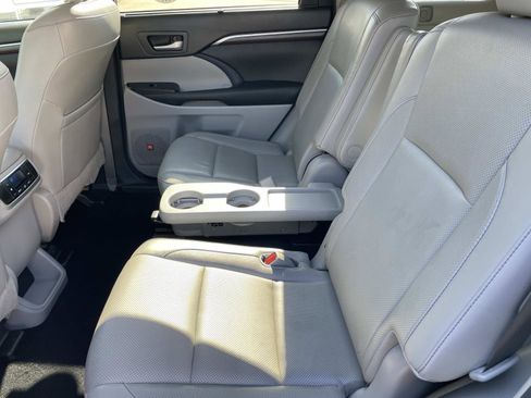Used 2016 Toyota Highlander Limited image 20