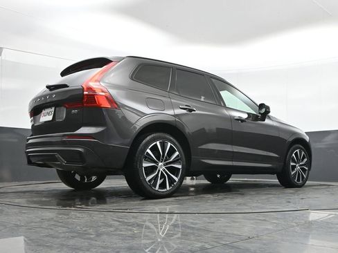 Certified 2023 Volvo XC60 B5 Plus w/ Climate Package AWD/4WD image 29