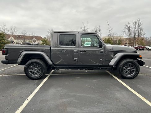 New 2026 Jeep Gladiator Sport image 8