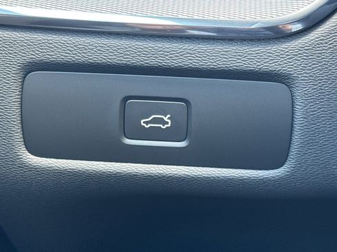 Certified 2026 Volvo XC60 B5 Ultra AWD/4WD image 32