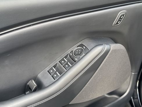 Certified 2025 Ford Mustang Mach-E Select image 30