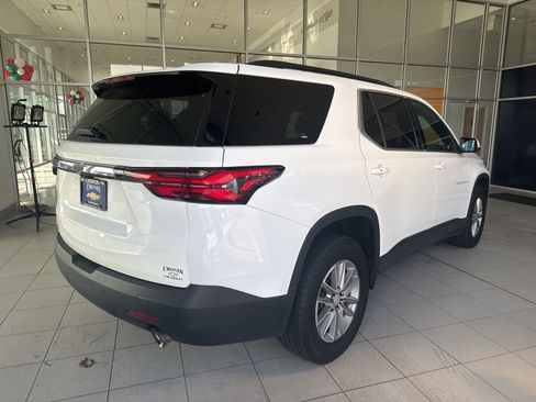 Used 2022 Chevrolet Traverse LT image 4