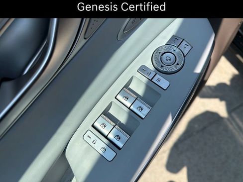 Certified 2026 Genesis GV70 2.5T Advanced AWD/4WD image 11