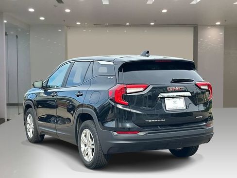Used 2024 GMC Terrain SLE AWD/4WD image 3
