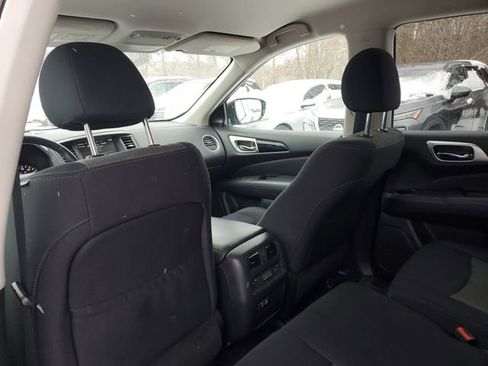 Used 2019 Nissan Pathfinder SV image 27