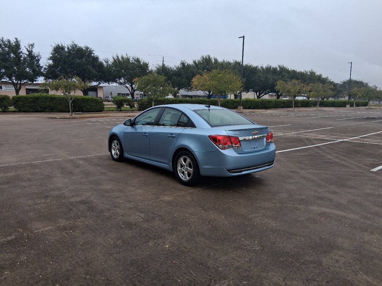 Used 2011 Chevrolet Cruze LT w/ RS Package FWD image 4