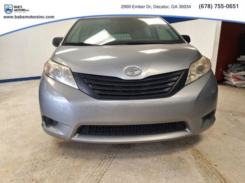 Used 2017 Toyota Sienna L FWD image 17