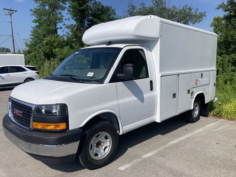 New 2025 GMC Savana 3500 w/ Power Convenience Package image 29