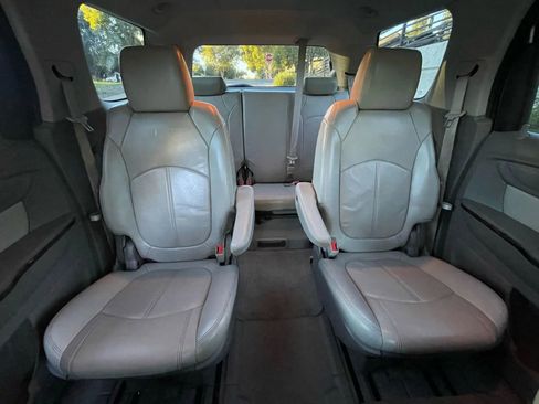 Used 2014 GMC Acadia SLT image 13