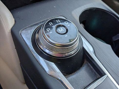 Used 2020 Ford Escape Titanium image 8