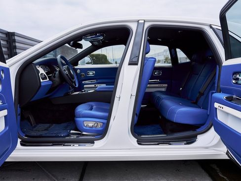 Used 2019 Rolls-Royce Ghost image 3