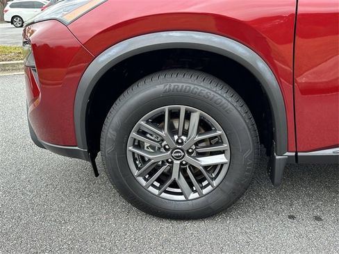 Certified 2025 Nissan Rogue S image 9