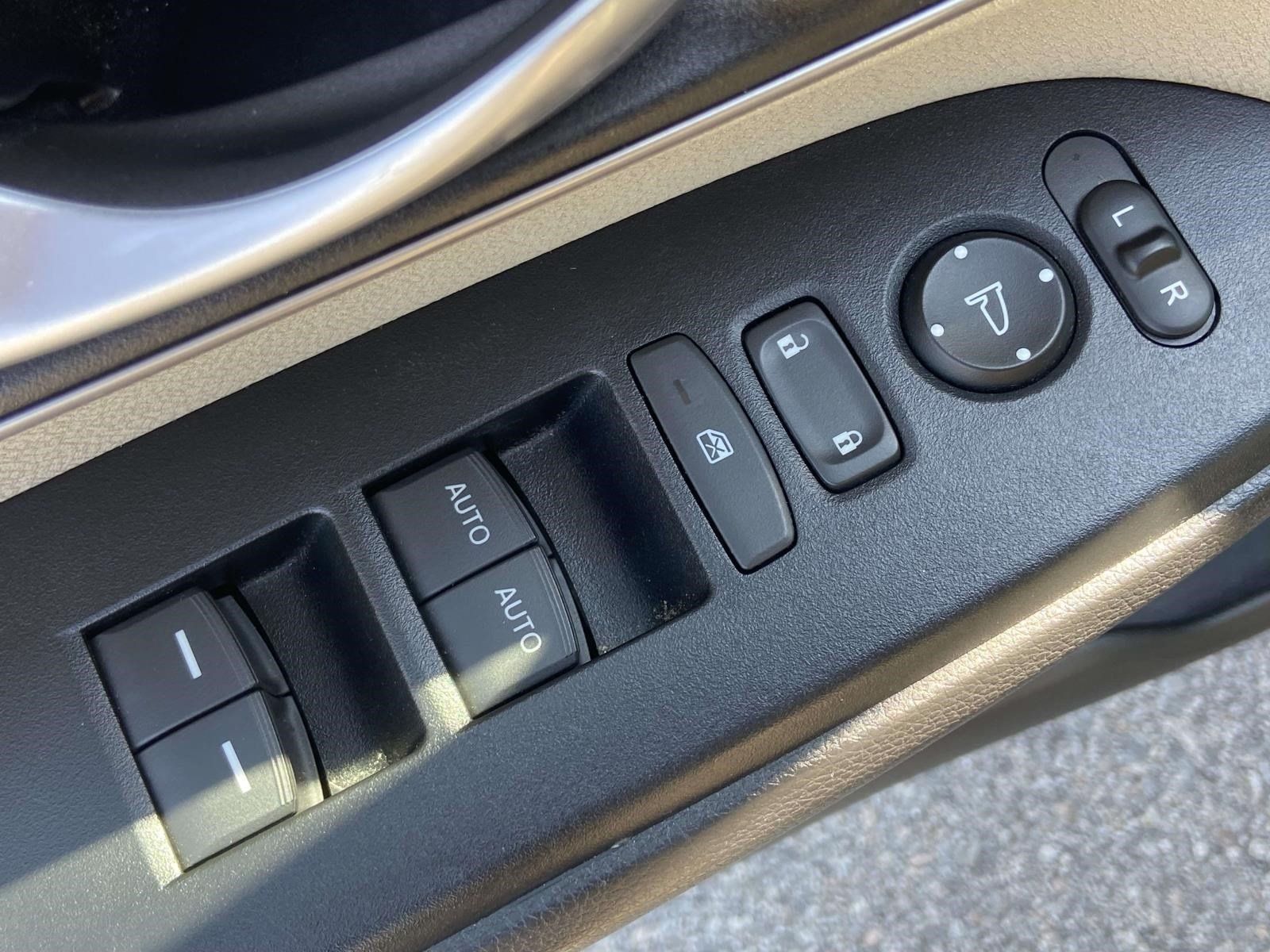 Used 2018 Honda CR-V EX image 18