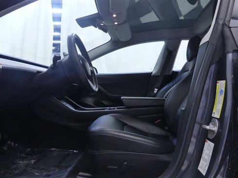 Used 2018 Tesla Model 3 Mid Range image 22