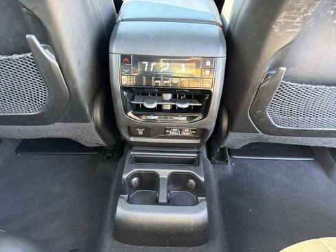 Used 2023 Jeep Grand Cherokee L Limited w/ Black Appearance Package image 23