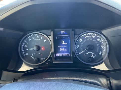 Used 2016 Toyota Tacoma TRD Off-Road image 22