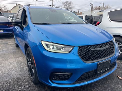 New 2026 Chrysler Pacifica Select w/ S Appearance Package image 6