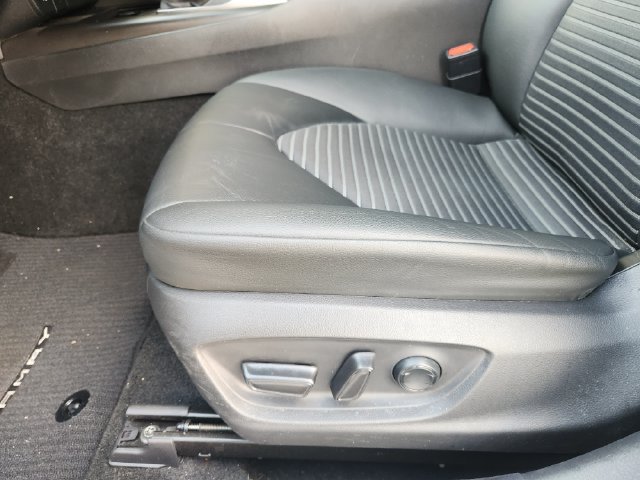 Used 2022 Toyota Camry SE w/ Convenience Package FWD image 23