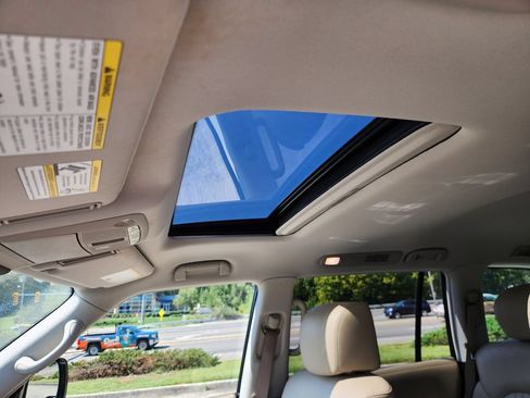 Used 2023 Nissan Armada Platinum w/ Captain's Chairs Package AWD/4WD image 10