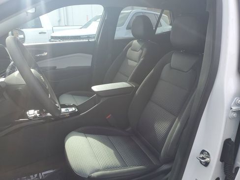 New 2026 Chevrolet Trax LT image 17