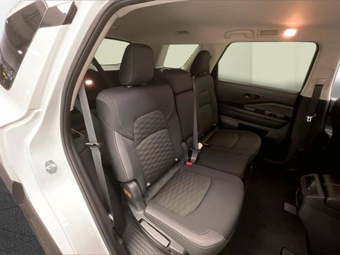 Certified 2024 Nissan Pathfinder SV image 14