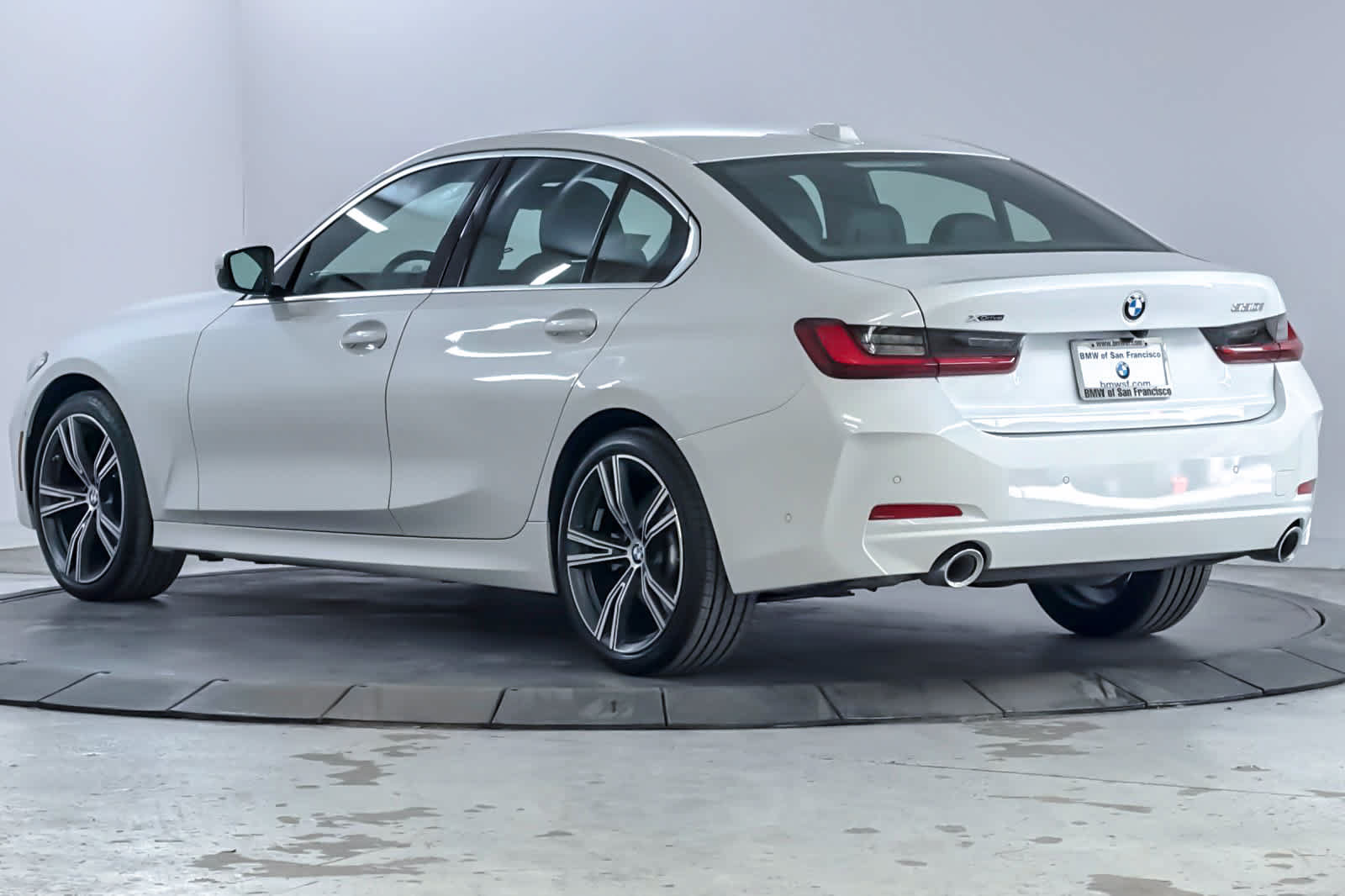 Used 2024 BMW 330i xDrive Sedan w/ Convenience Package AWD/4WD image 6