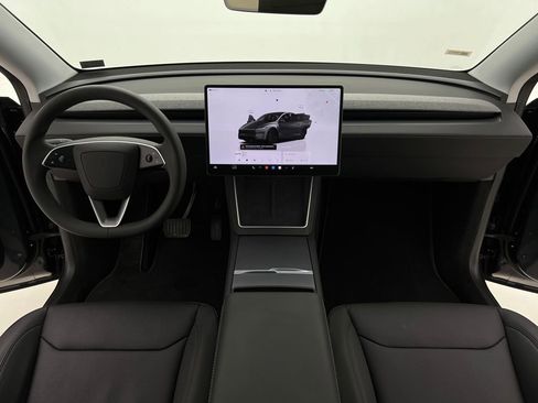 Used 2026 Tesla Model Y Long Range image 2