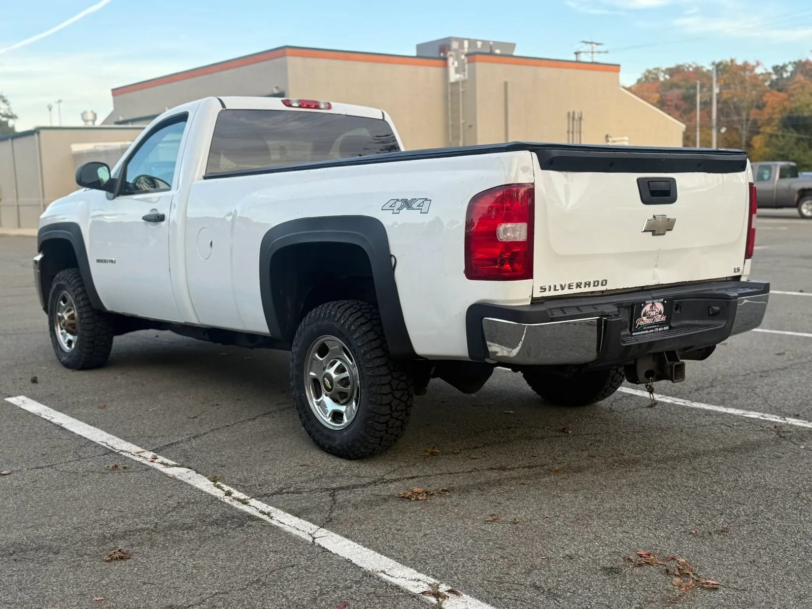Used 2011 Chevrolet Silverado 2500 W/T w/ Snow Plow Prep Package AWD/4WD image 8