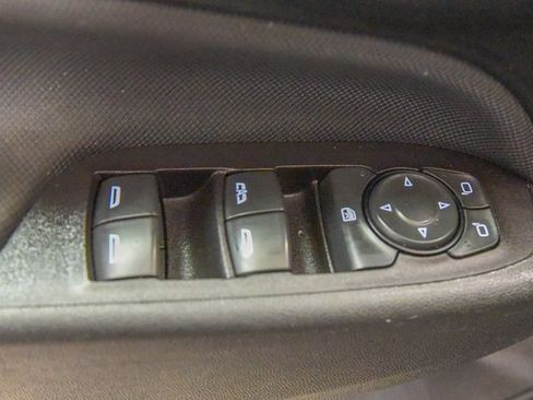 Used 2022 Chevrolet Equinox RS w/ RS Leather Package image 17