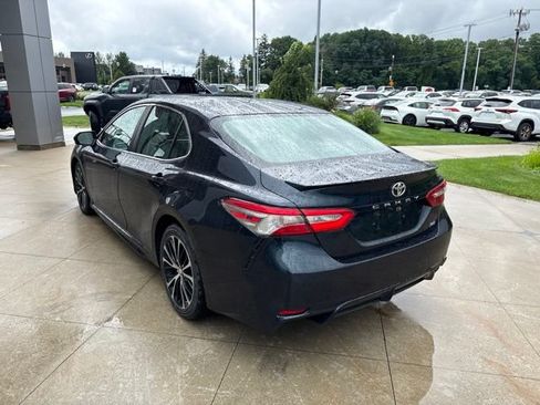 Used 2018 Toyota Camry SE FWD image 5