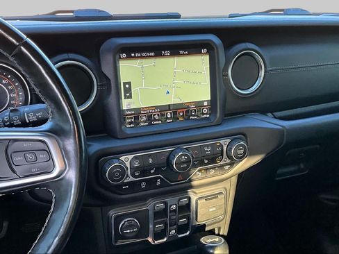 Used 2020 Jeep Wrangler Unlimited Sahara AWD/4WD image 7