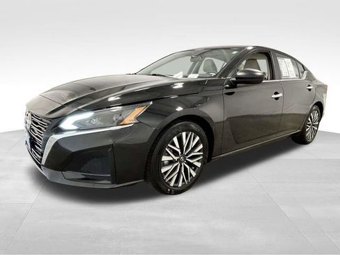Used 2025 Nissan Altima 2.5 SV image 5