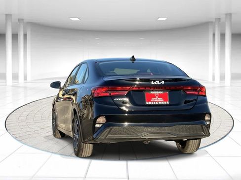 Used 2023 Kia Forte LXS image 3