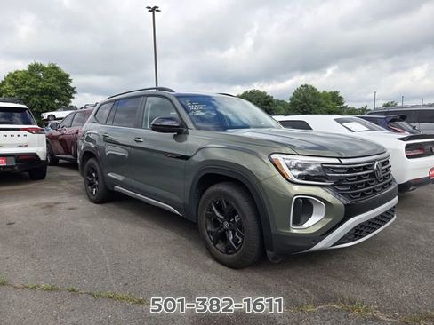 Used 2024 Volkswagen Atlas Peak Edition SE AWD/4WD image 6