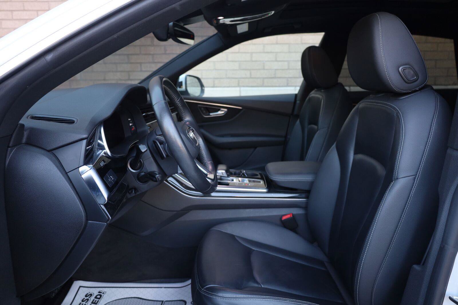 Used 2019 Audi Q8 Premium w/ Convenience Package AWD/4WD image 17