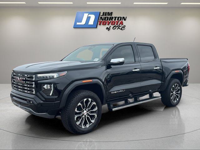 Used 2025 GMC Canyon Denali AWD/4WD image 1