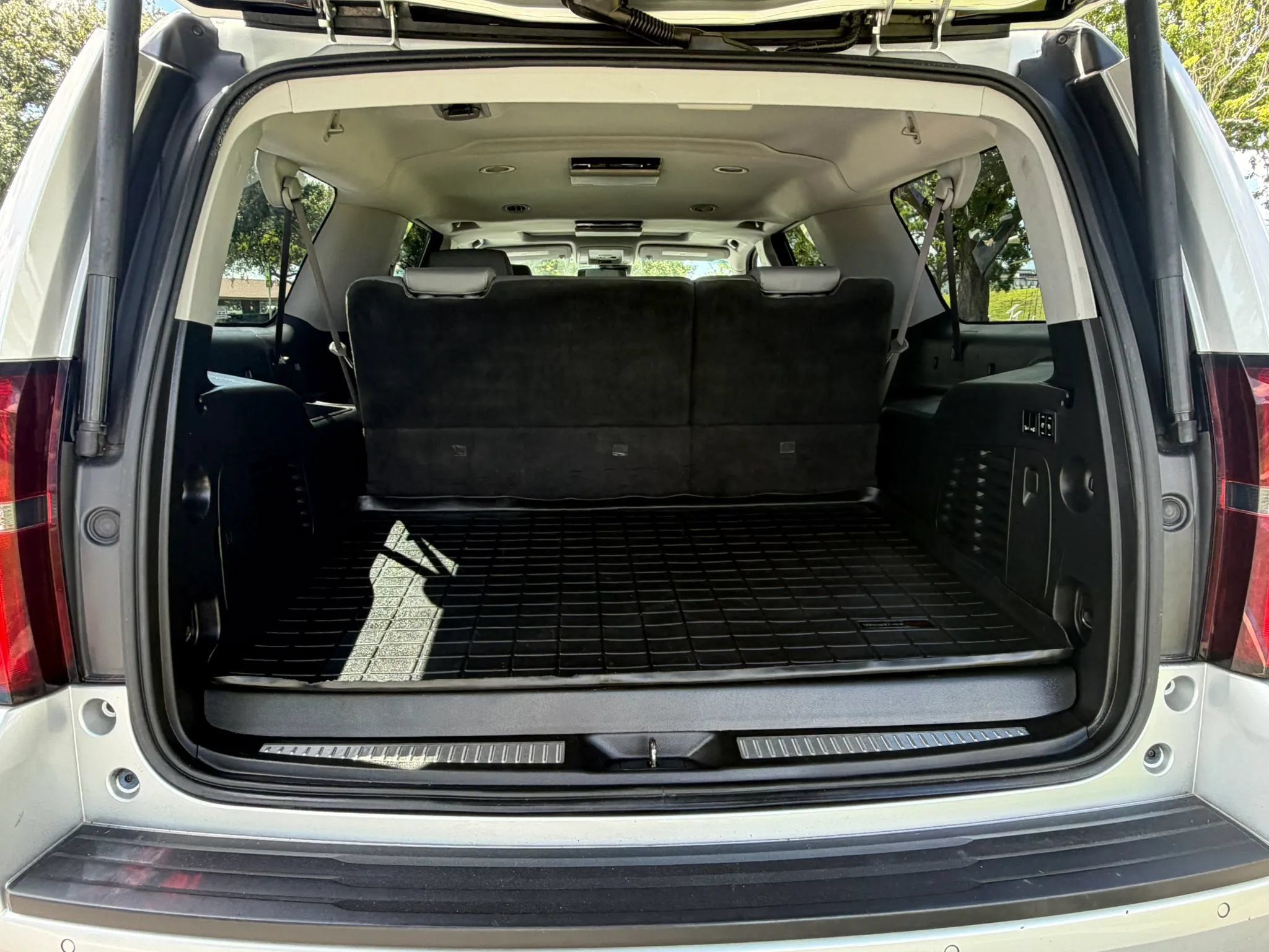 Used 2017 Chevrolet Suburban LT AWD/4WD image 13