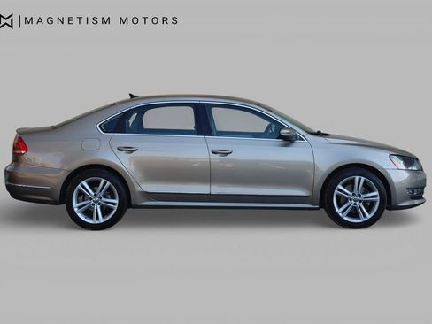 Used 2015 Volkswagen Passat TDI SE image 2