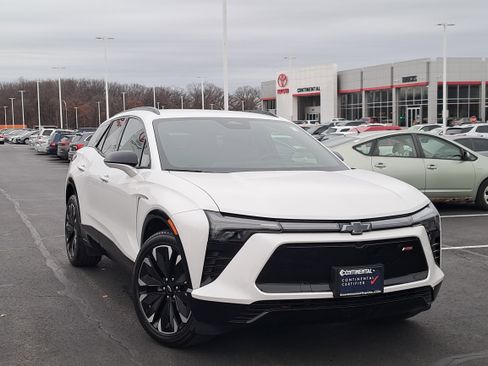 Used 2024 Chevrolet Blazer EV RS image 37