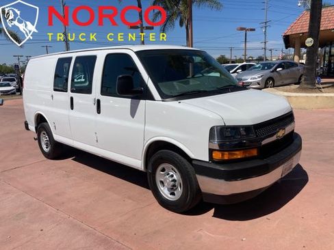 Used 2018 Chevrolet Express 2500 w/ Driver Convenience Package image 3