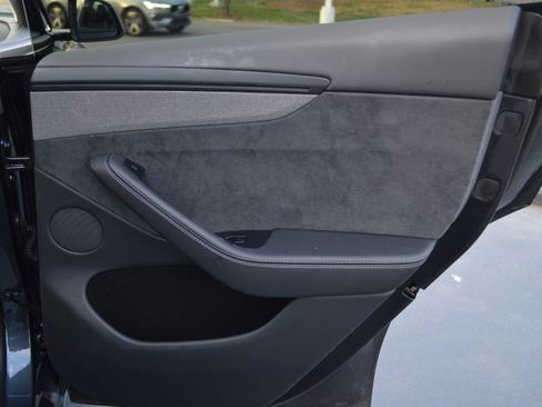 Used 2026 Tesla Model Y 2WD image 33