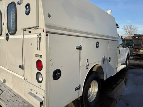 Used 2015 Ford F350 XLT w/ Trailer-Tow Prep Package image 7