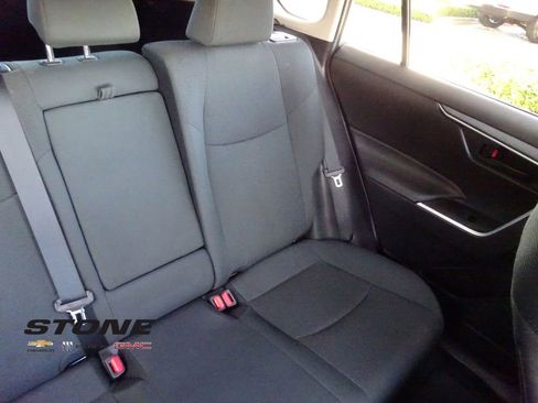 Used 2021 Toyota RAV4 LE w/ Carpet Mat Package (TMS) image 17
