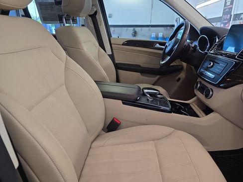 Used 2019 Mercedes-Benz GLE 400 4MATIC image 11