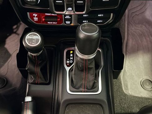 Used 2023 Jeep Gladiator Rubicon w/ LED Lighting Group image 16