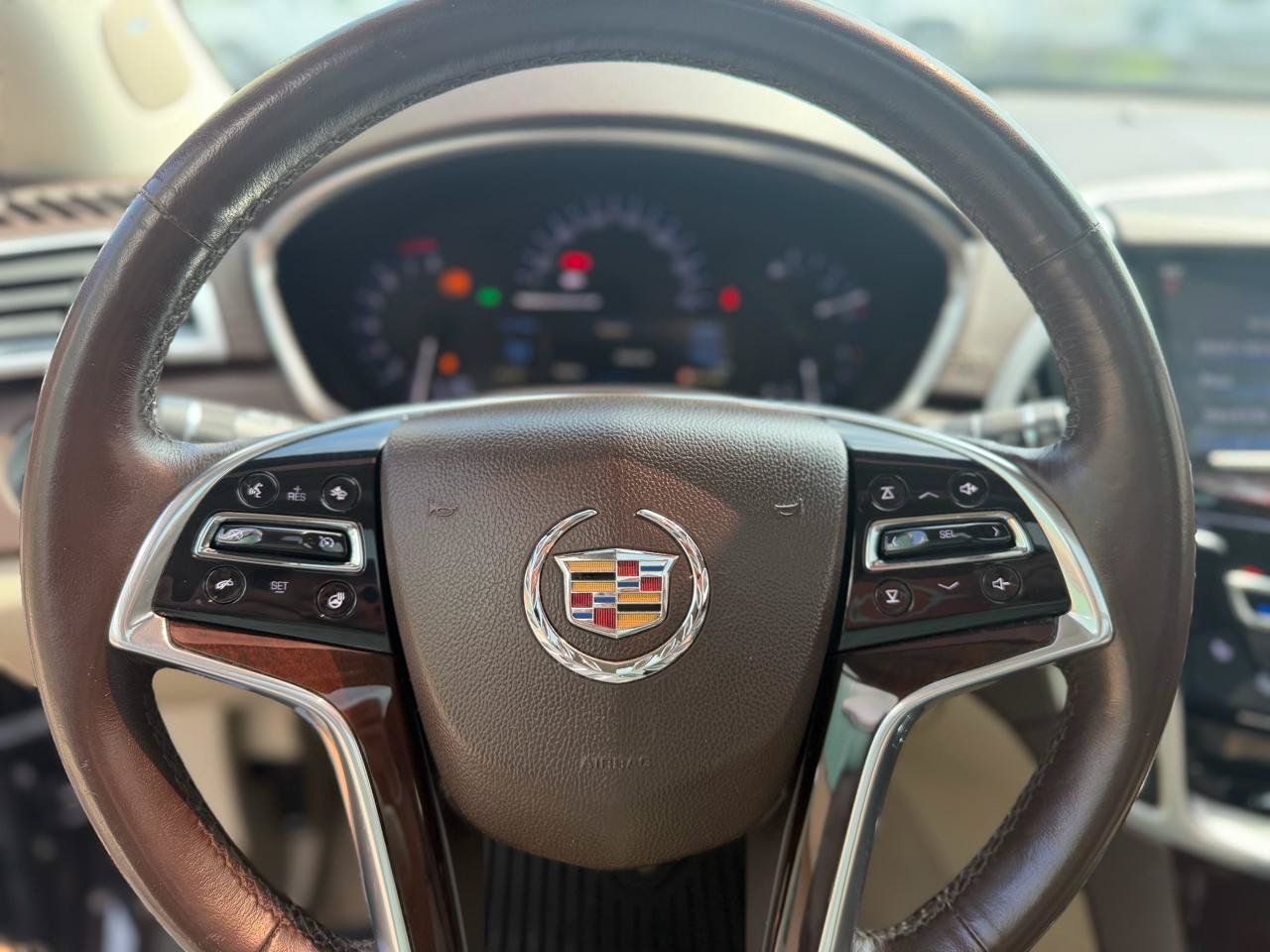 Used 2016 Cadillac SRX Luxury w/ Driver Awareness Package FWD image 24
