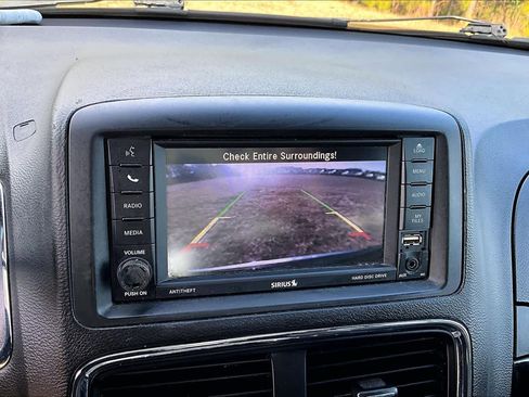 Used 2020 Dodge Grand Caravan SXT image 24